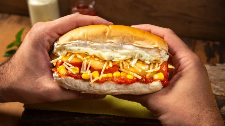 O Melhor do Cachorro-Quente nas Cidades Satélites de Brasília: Tradição e Sabor em Cada Mordida